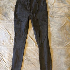 High rise jeggings with cargo pockets